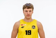 Adam Kuźniar